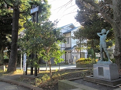 大塚公園みどりの図書室フロア